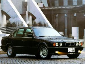 BMW 5-Series Sedan 1988 года (JP)